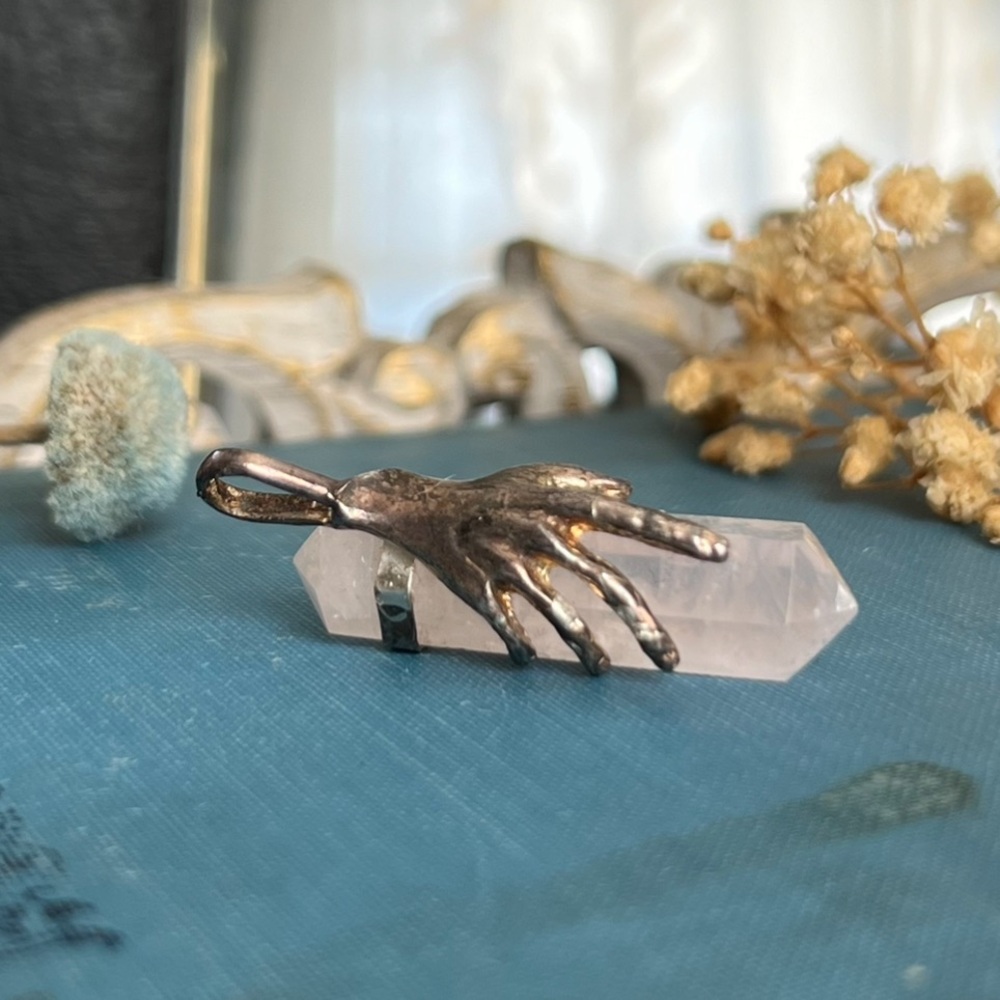Vintage Sterling Silver Hand Pendant with Rose Quartz Point - Picture 4 of 4